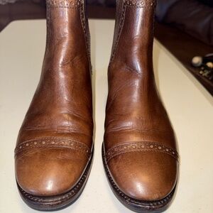 Tory Burch women’s Tan Leather Boots